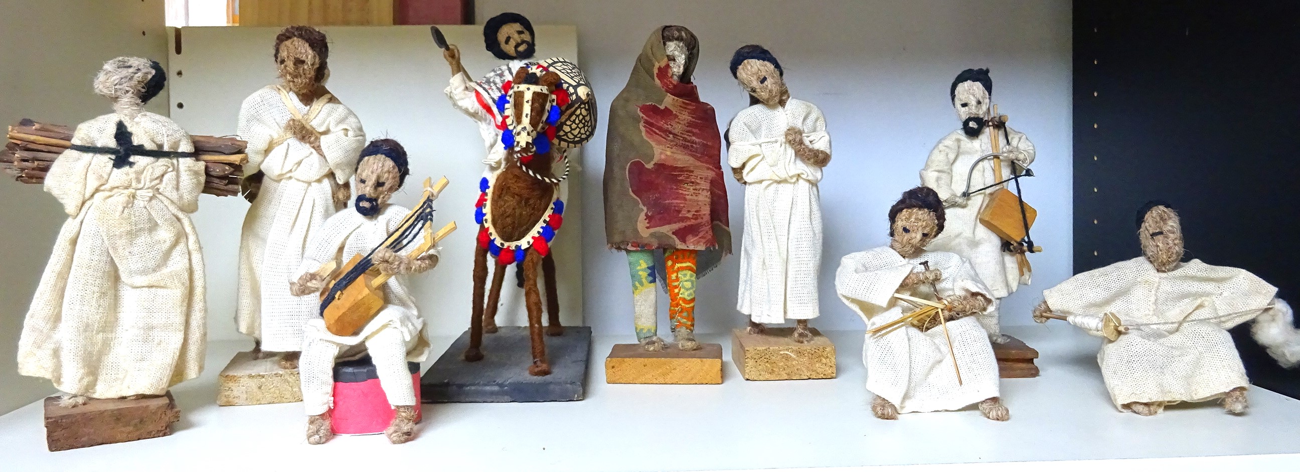 エチオピア人形　各小700円　各大1500円